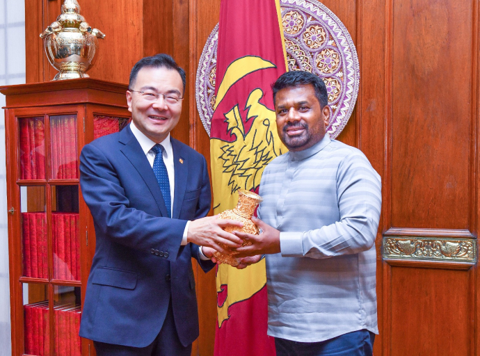 President Meets Delegation of Foreign Investors